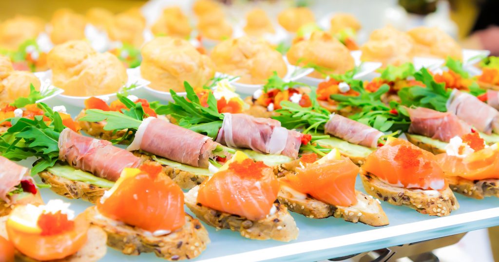 What s The Best Way To Serve Food At An Event 